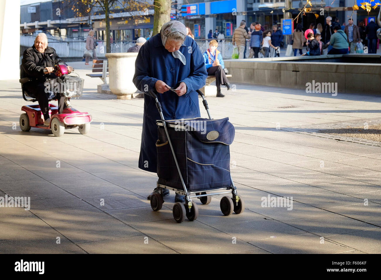 Very old age lady hi-res stock photography and images - Alamy