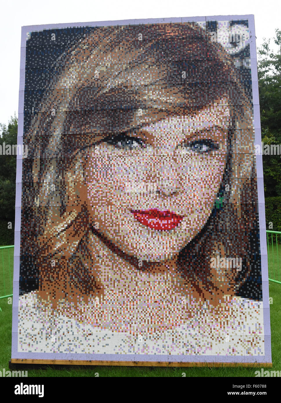 Taylor Swift: Lego Portrait Revealed at Legoland Windsor