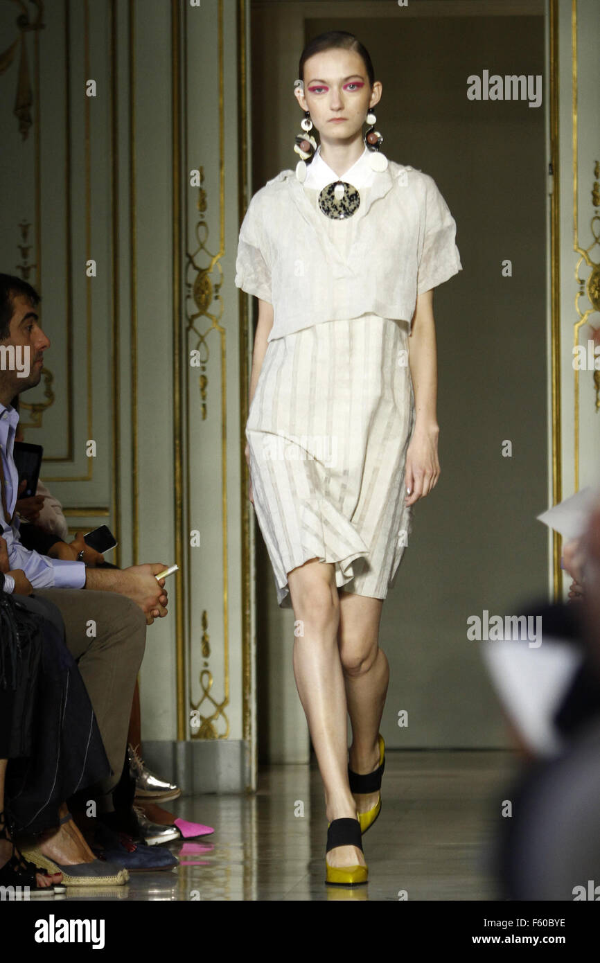 Milan Fashion Week Spring/Summer 2016 - Cividini - Catwalk Featuring ...