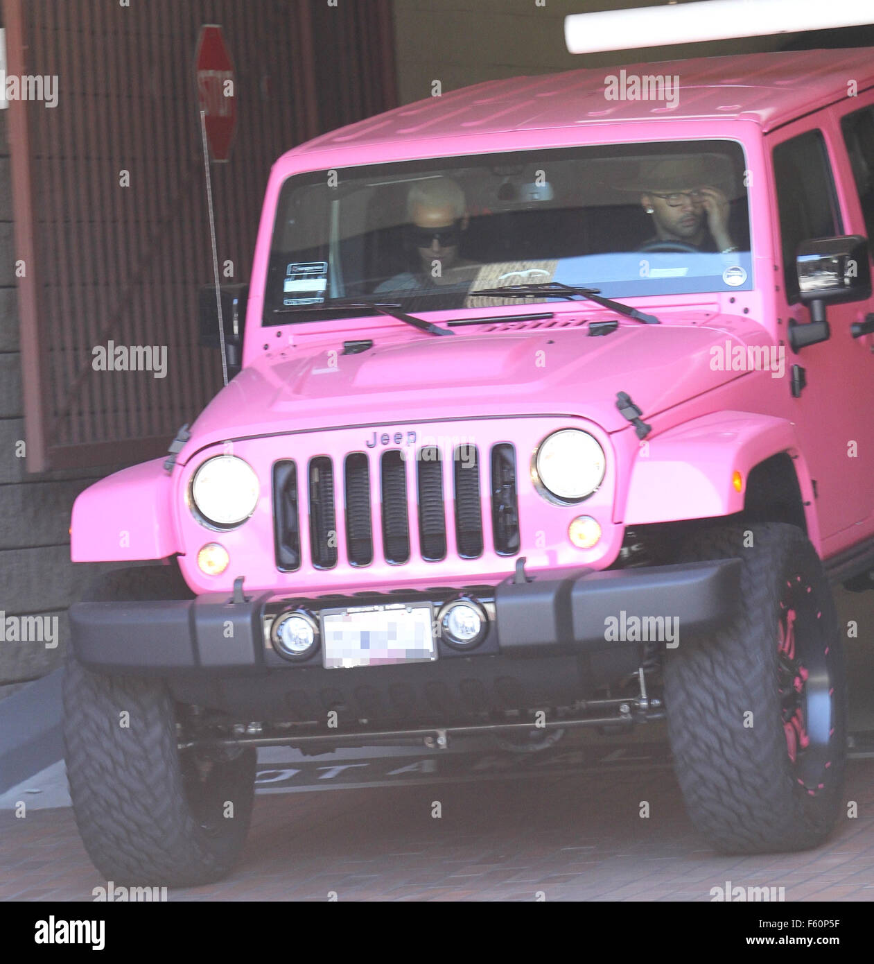 Amber Rose and her assistant seen driving in Amber's custom gaint bright  pink Jeep in Beverly Hills Featuring: Amber Rose Where: Hollywood,  California, United States When: 25 Sep 2015 Stock Photo - Alamy