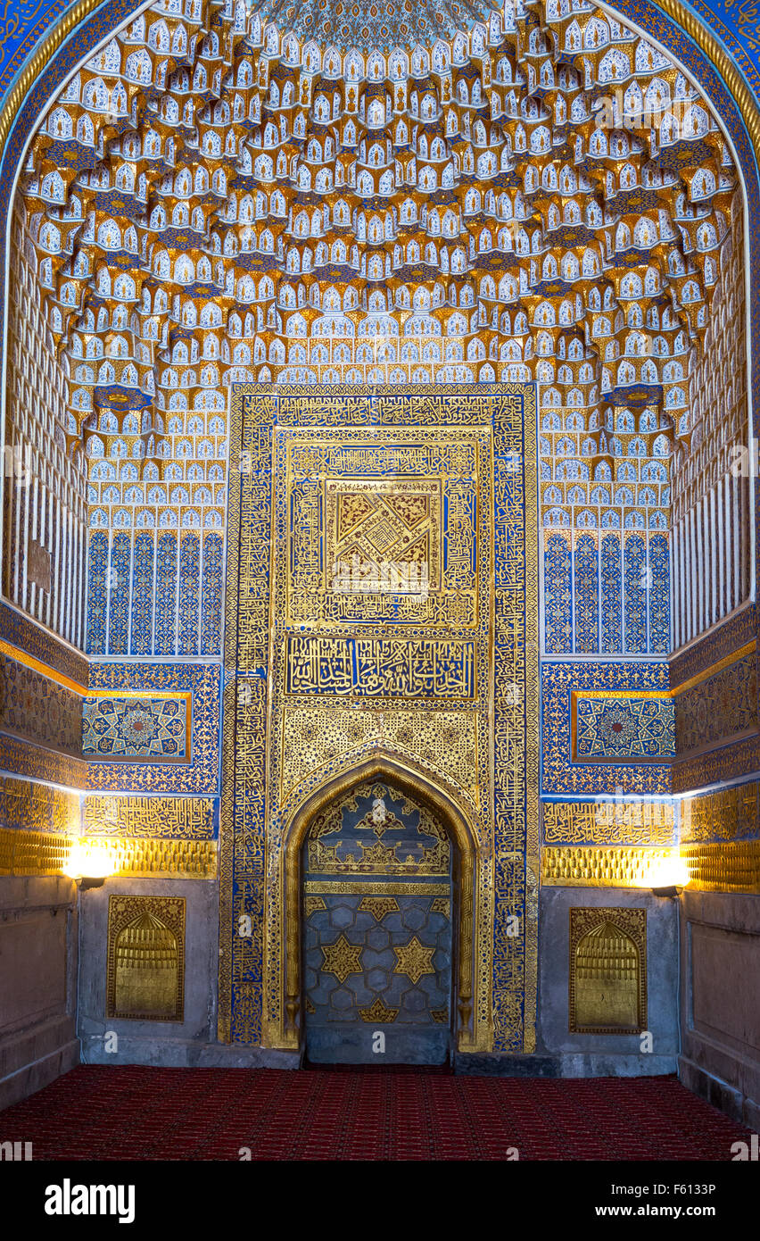 Uzbekistan, Samarkand, the wonderful decorations of the Bibi Khanim mosque inside Stock Photo