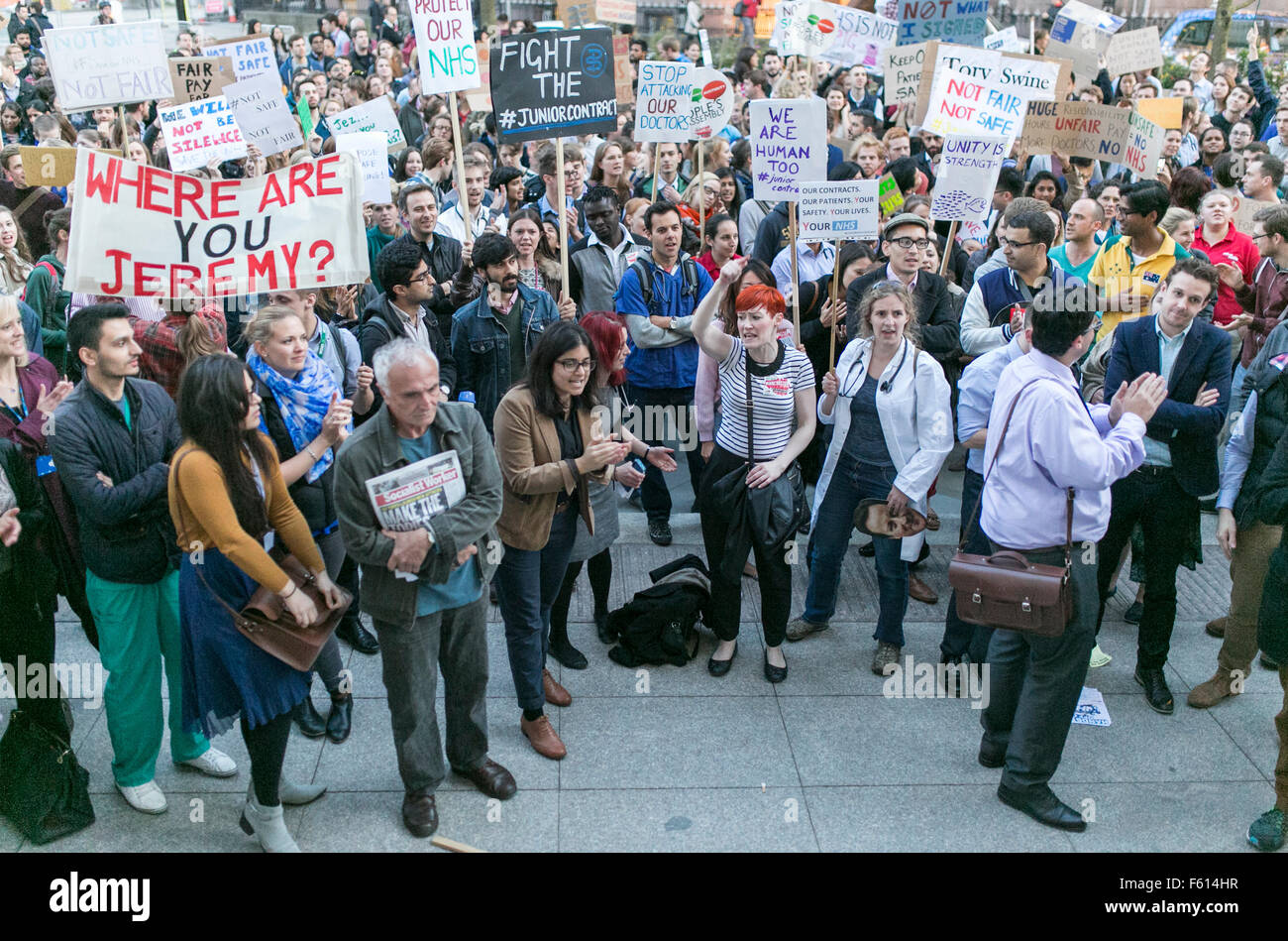 29/09/2015. MANCHESTER, UK.  Junior doctors, who are about to ballot for strike action, demonstrate in Manchester Stock Photo