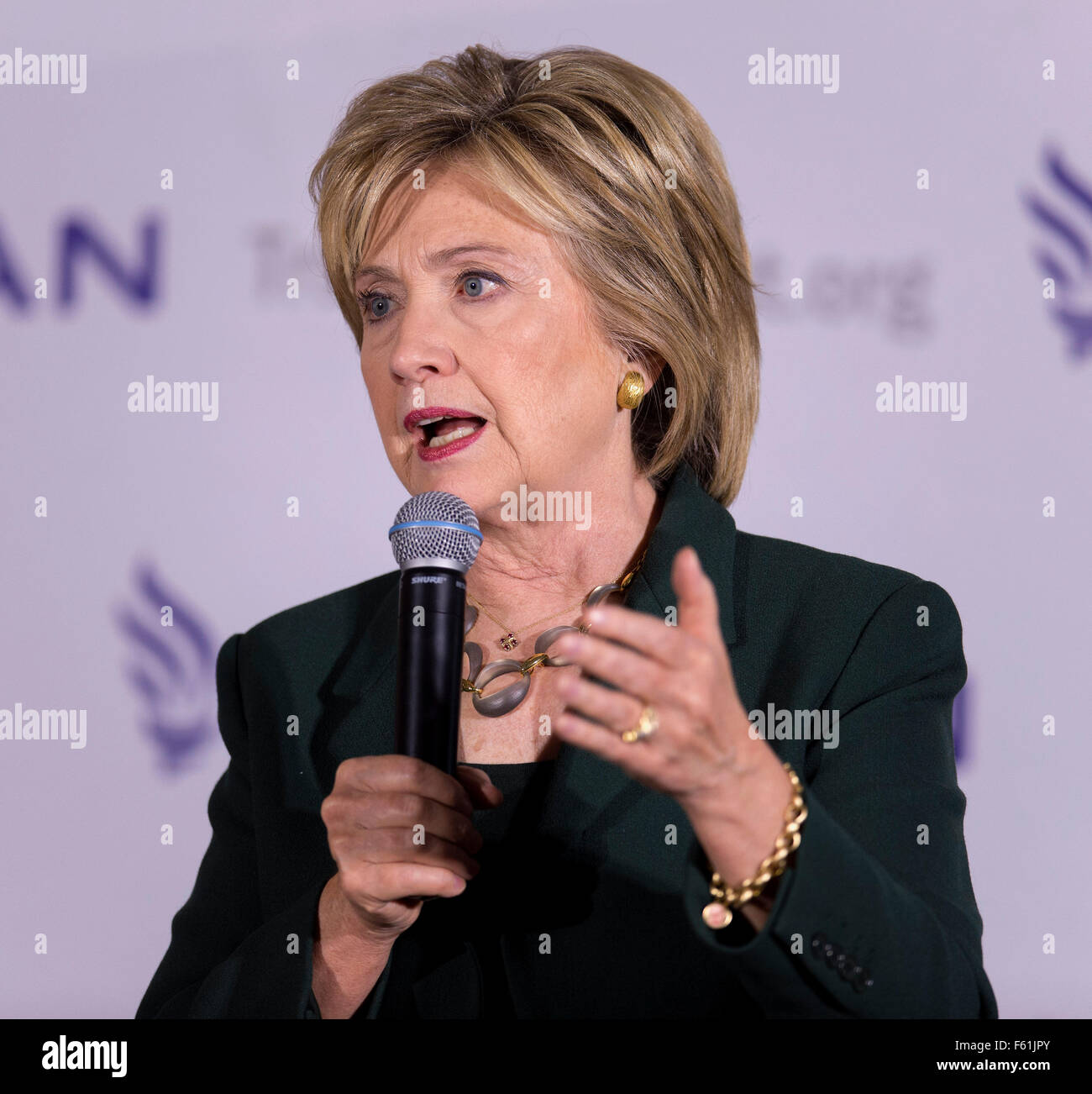 Derry, New Hampshire, USA. 10th Nov, 2015. Presidential candidate