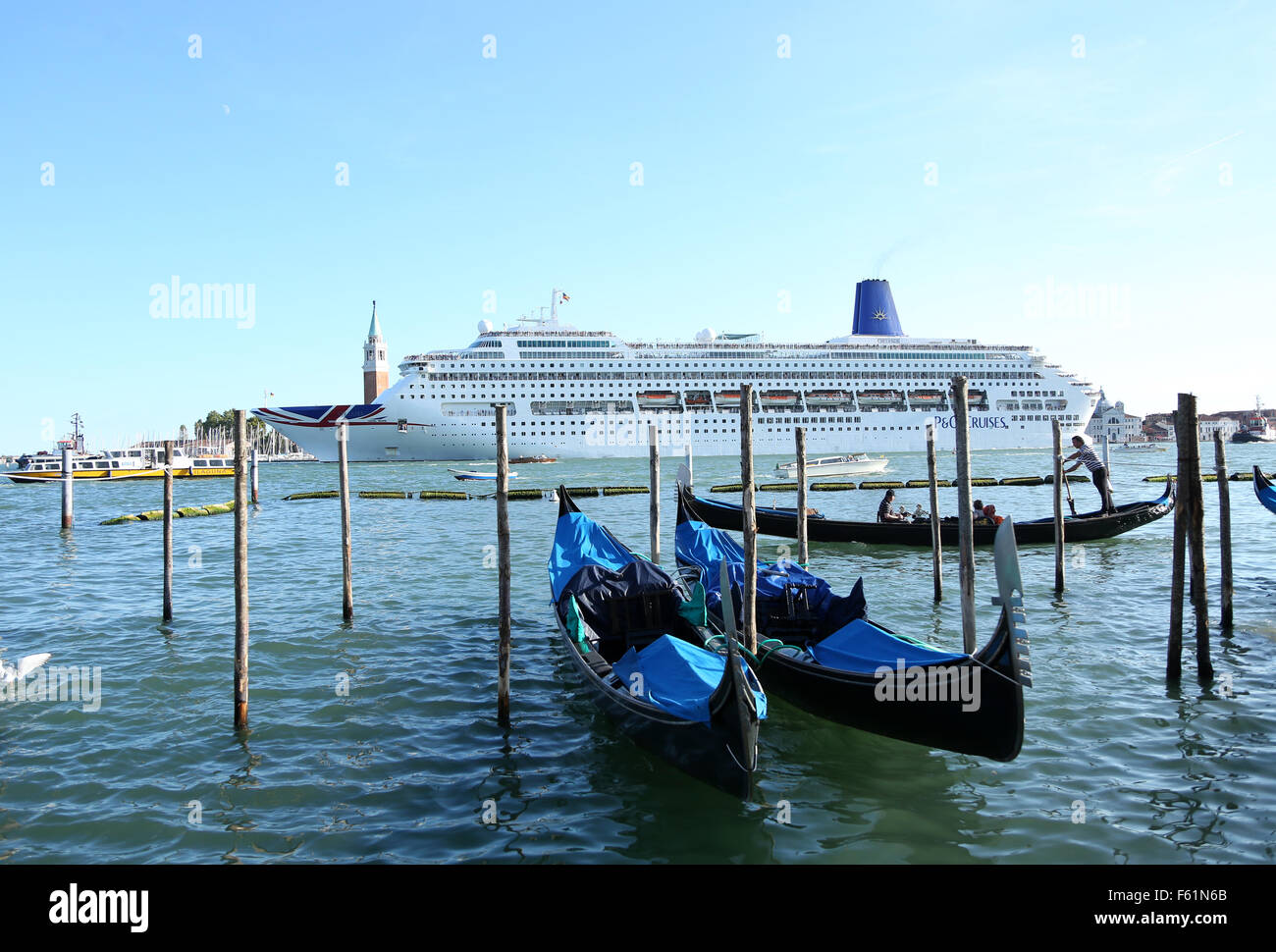 P&O Cruise ship Oriano leaving Venice. September 2015 Stock Photo