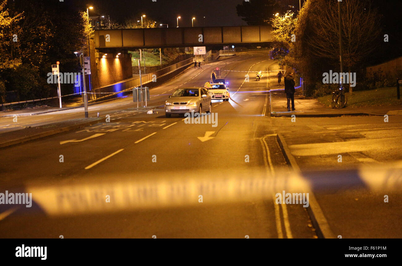 Fareham, Hampshire, Tuesday 10th November 2015 The A27 in Fareham is closed after a serious accident involving a car and a cyclist. It happened at about 7pm tonight. The Avenue is closed between Station Roundabout and Redlands Lane due to the accident, which involved a silver Vauxhall Astra, near Fareham railway station. Police are at the scene. Credit:  uknip/Alamy Live News Stock Photo
