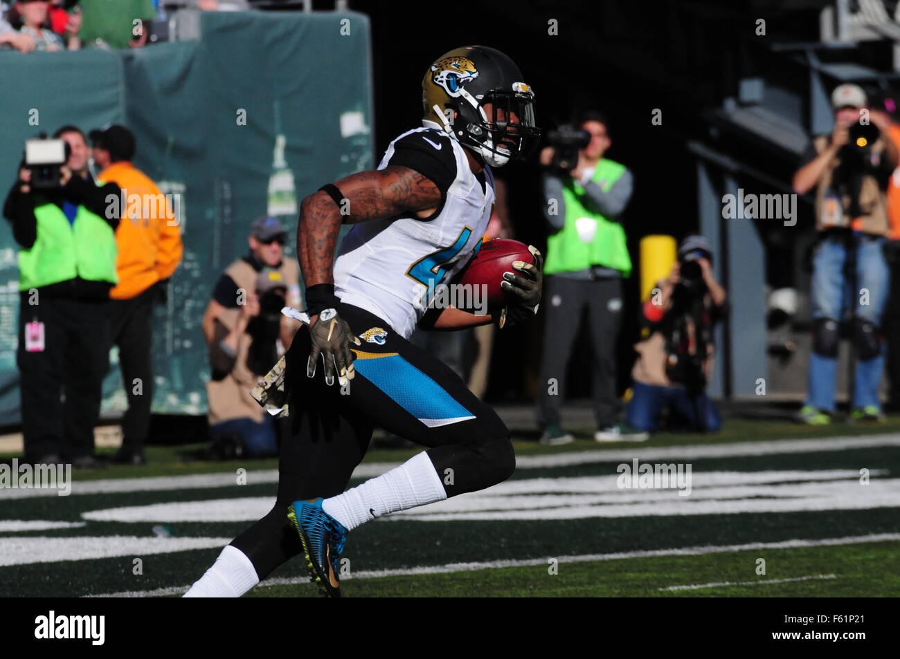 East Rutherford, New Jersey, USA. 8th Nov, 2015. -Jaguars corner back (41) NICK MARSHALL in action between the Jacksonville Jaguars and the New York Jets at MetLife Stadium in East Rutherford, New Jersey. © Jeffrey Geller/ZUMA Wire/Alamy Live News Stock Photo