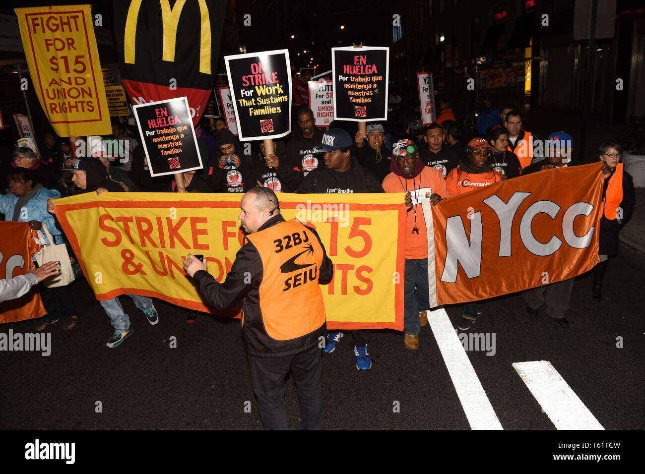 New York City, United States. 10th Nov, 2015. Activists march with banner from Cadman Plaza to downtown Brooklyn. Fight for Fifteen's national day of action began with a walk-out of fast food employees and a rally in downtown Brooklyn where mayor de Blasio and other leaders spoke. Credit:  Andy Katz/Pacific Press/Alamy Live News Stock Photo