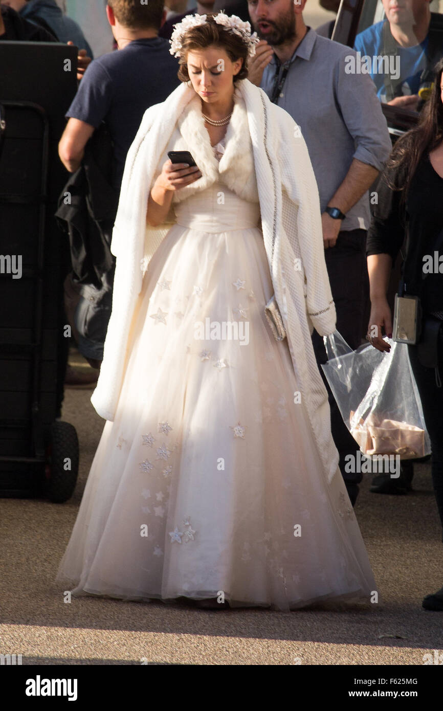 Vanessa Kirby is spotted playing Princess Margaret and adjusting her  Bridesmaid dress on the set of The Crown. Featuring: Vanessa Kirby Where:  London, United Kingdom When: 02 Oct 2015 Stock Photo - Alamy