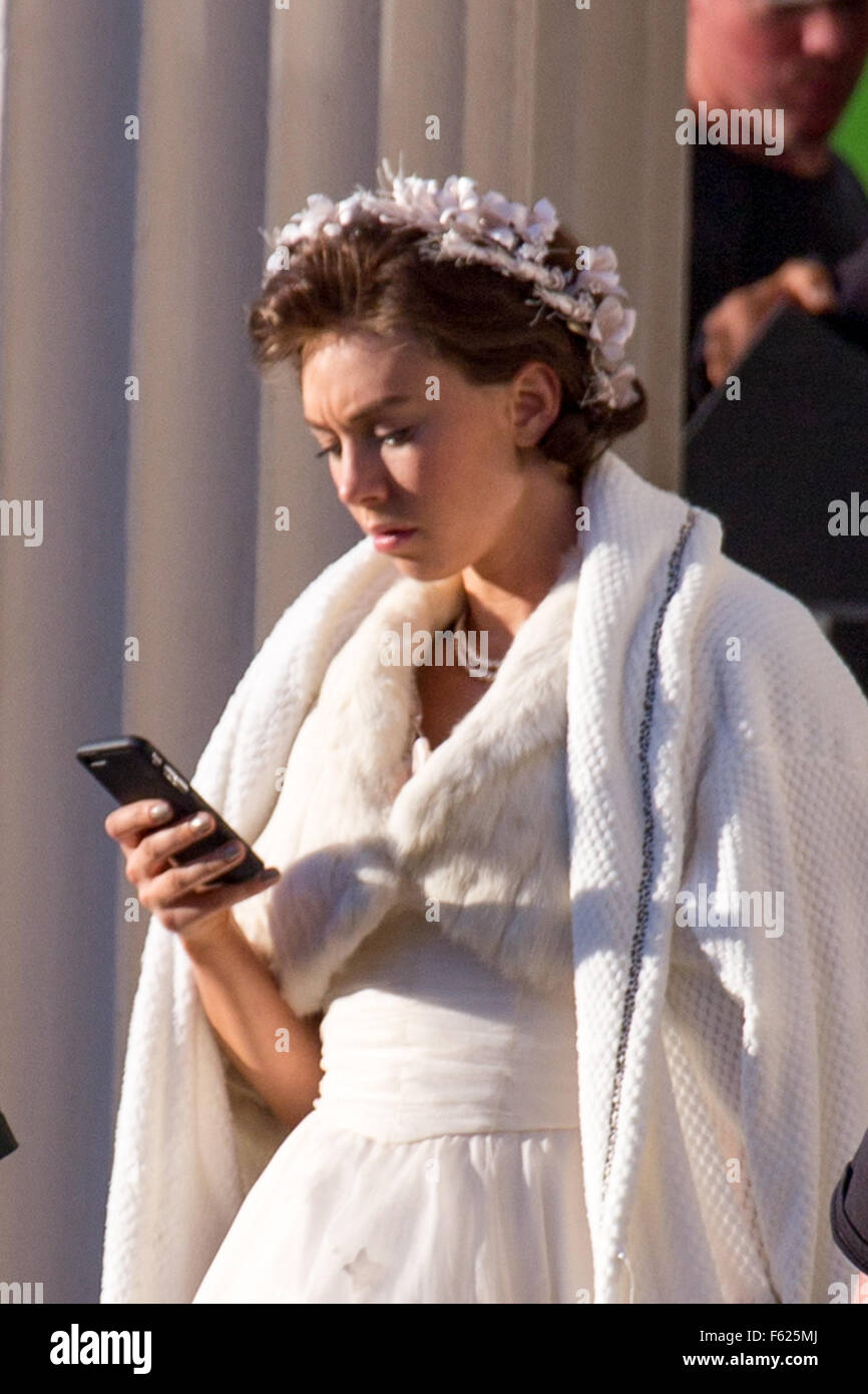 Vanessa Kirby is spotted playing Princess Margaret and adjusting her  Bridesmaid dress on the set of The Crown. Featuring: Vanessa Kirby Where:  London, United Kingdom When: 02 Oct 2015 Stock Photo - Alamy