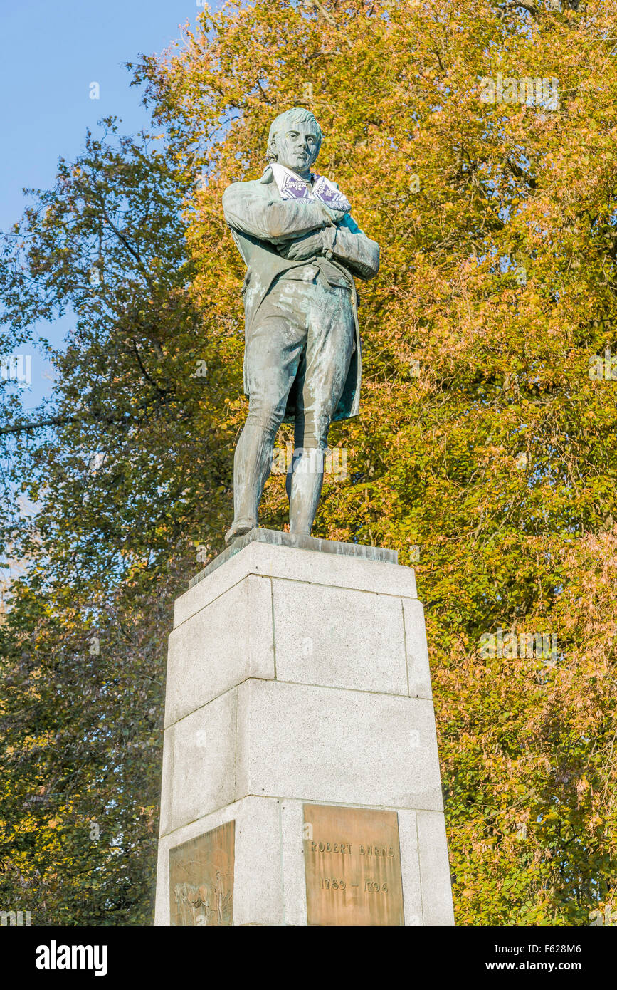 Robert burns memorial statue with whitecaps scarf hires stock
