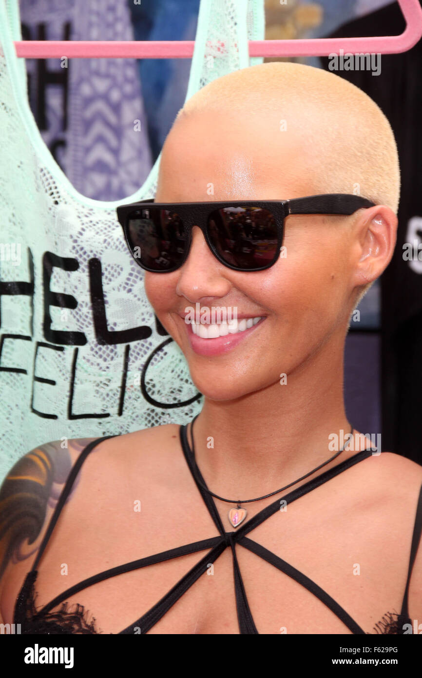 Amber Rose Wears A Revealing Outfit As She Attends The Amber Rose Slutwalk In Los Angeles 0856