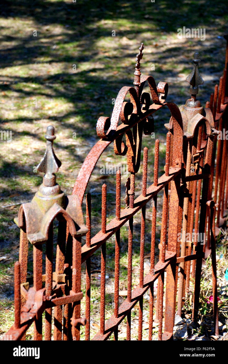 Metal gate old hi-res stock photography and images - Alamy