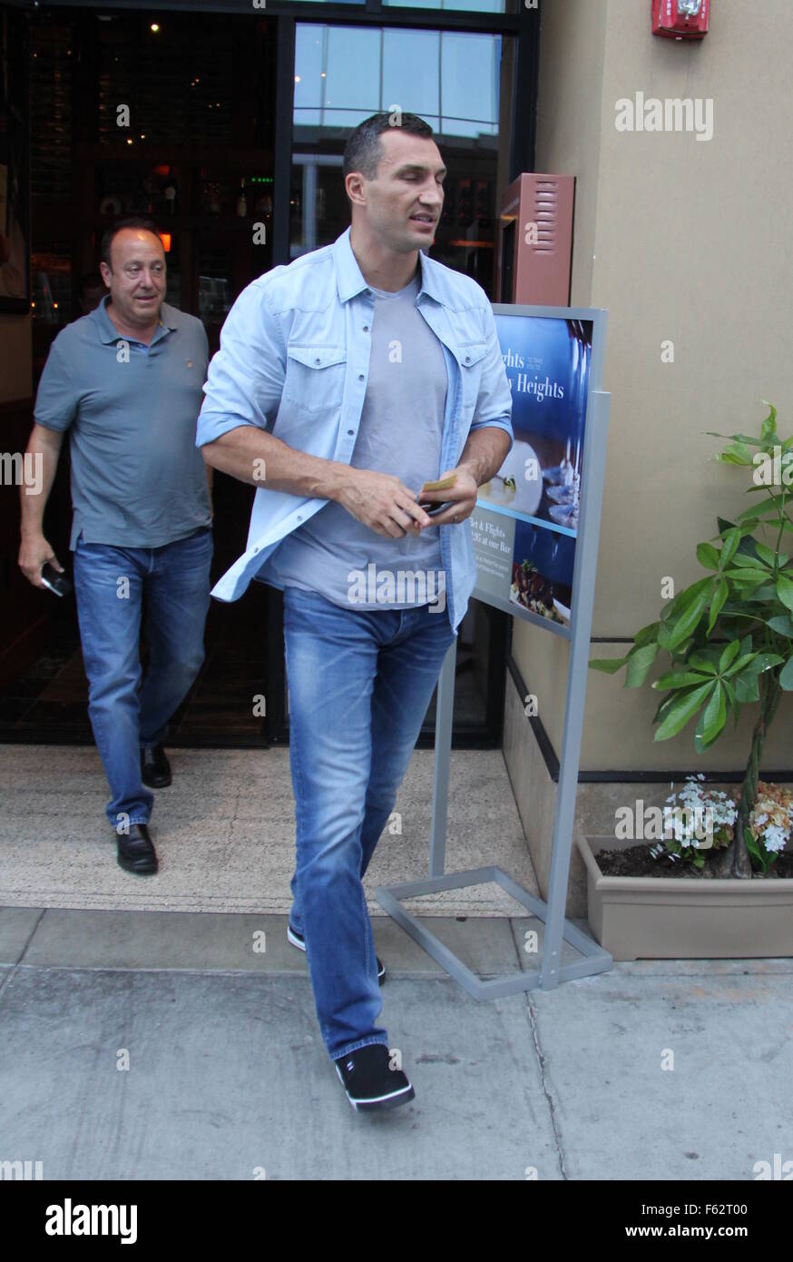 Can You Wear Jeans to Fleming'S Steakhouse?