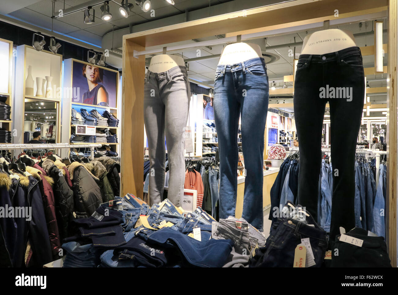 Levi's store square one sale