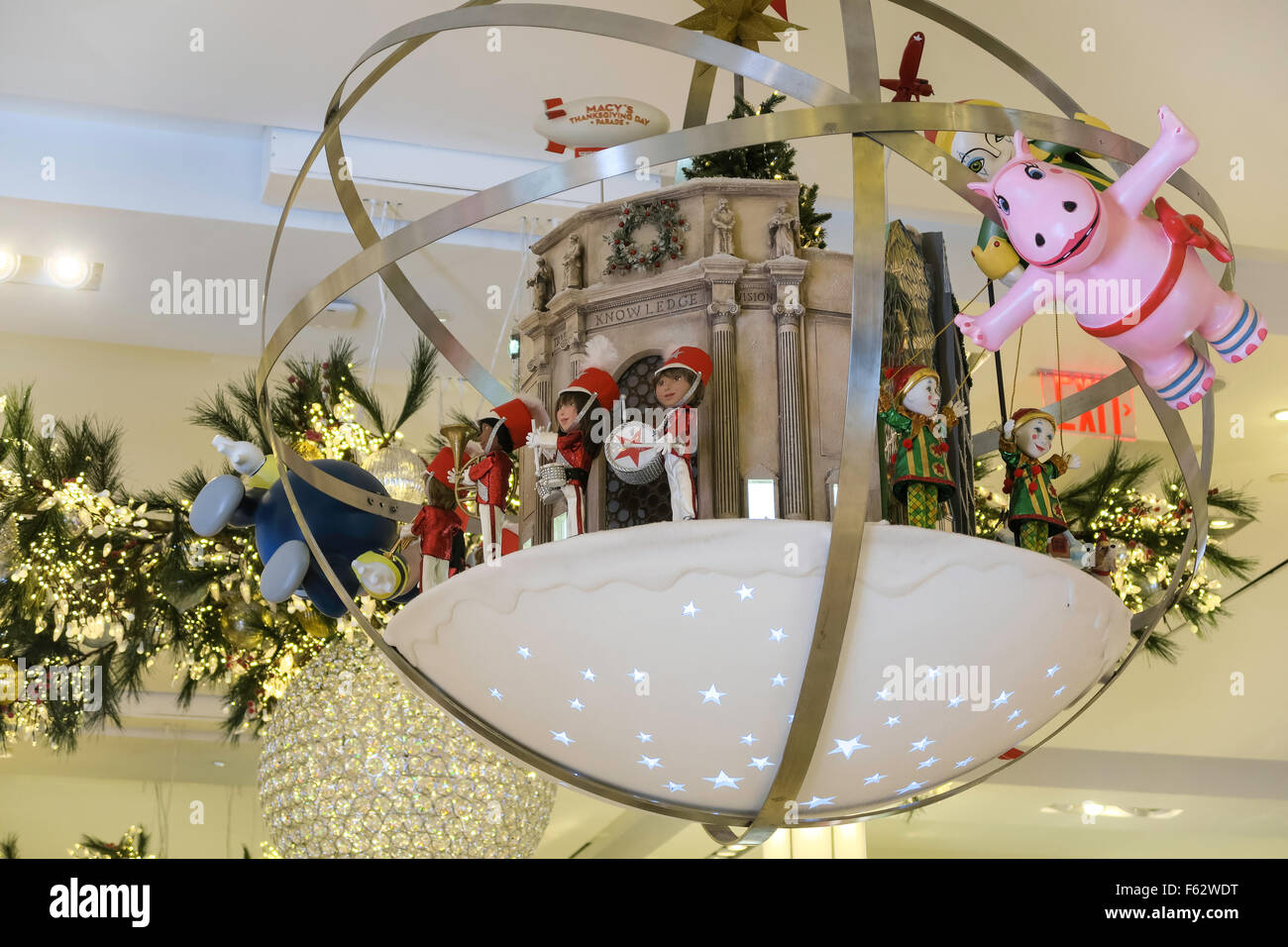 Macy&#39;s Department Store, Holiday Decorations, Main Floor, Herald Stock Photo: 89803668 - Alamy