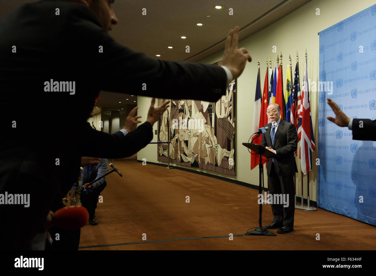 New York, UN headquarters in New York. 10th Nov, 2015. Liu Jieyi, China's permanent representative to the United Nations, answers journalists' questions at the UN headquarters in New York, Nov. 10, 2015. Liu Jieyi on Tuesday said that there is no other solution than a political solution to end the Syrian crisis and called on Syrian sides to reach a political solution through comprehensive, inclusive dialogue and consultations. Credit:  Li Muzi/Xinhua/Alamy Live News Stock Photo