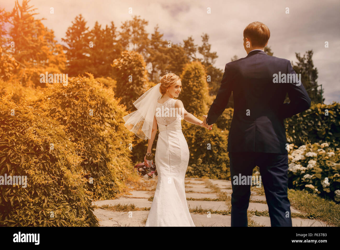 Beautiful blond bride wedding hi-res stock photography and images - Alamy