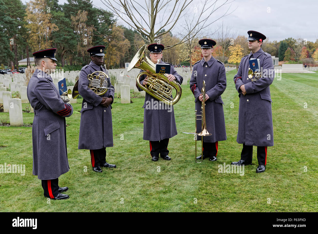 canadian-section-brookwood-military-cemetery-armistice-day-ceremony-canadian-military-musicians