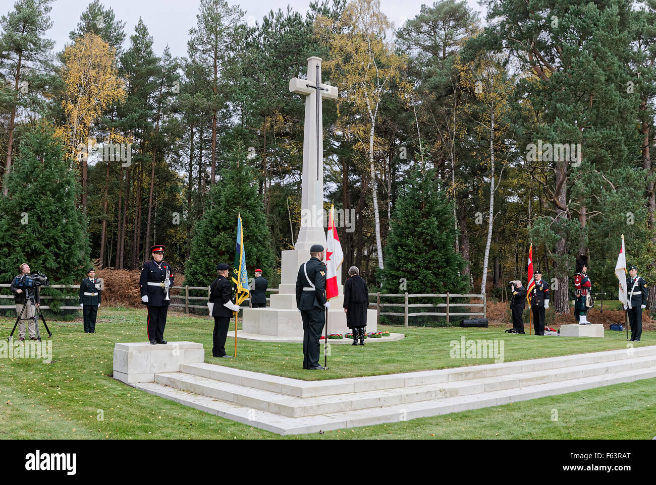 Canadian Section Brookwood Military Cemetery: Recording the Armistice Day Ceremony Stock Photo