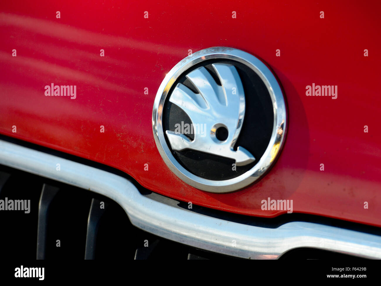 Skoda auto logo hi-res stock photography and images - Alamy