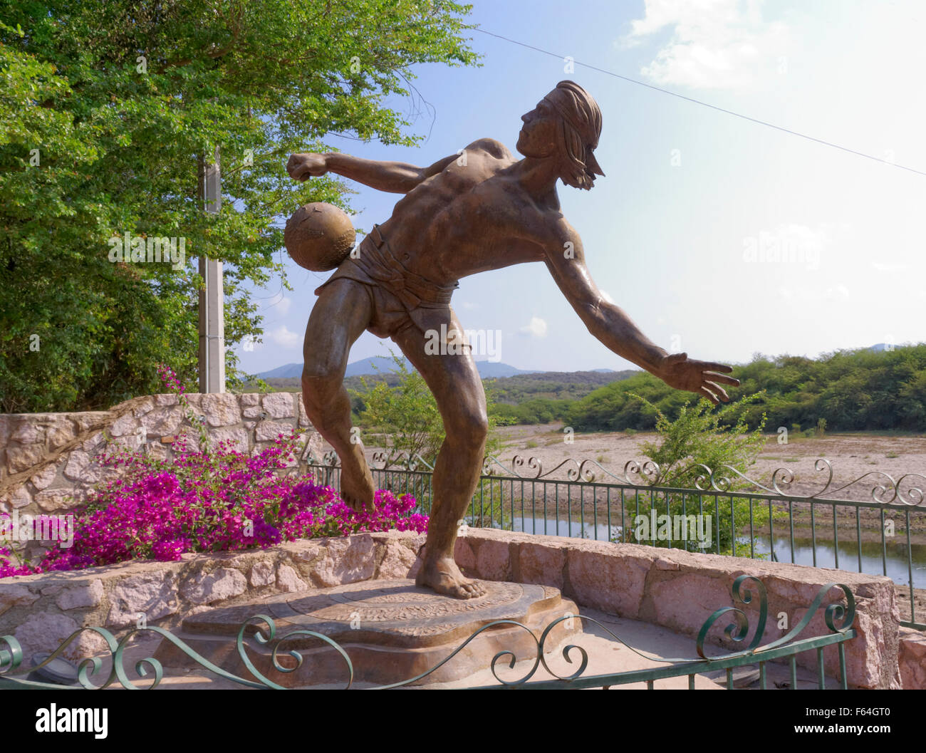 Statue of a man playing the preHispanic game of Ulama in El Quelite