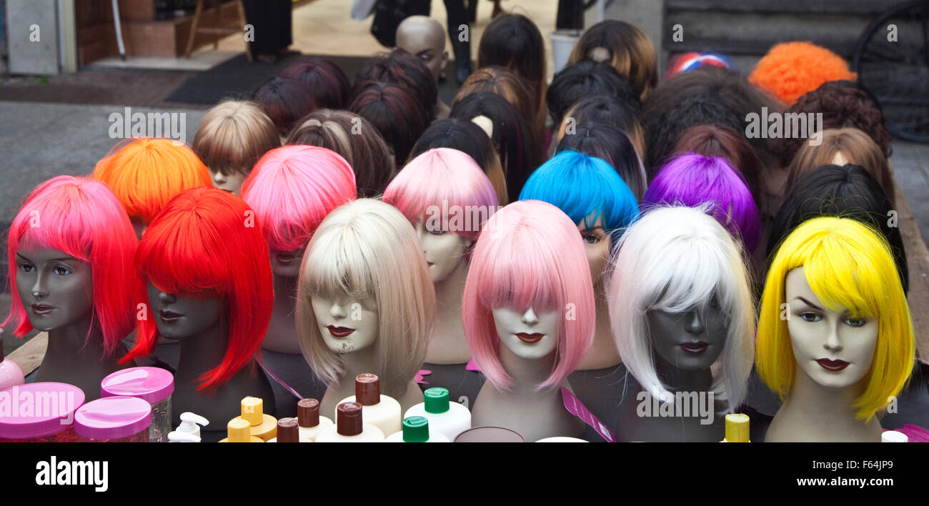 Mannequins with wigs hires stock photography and images Alamy