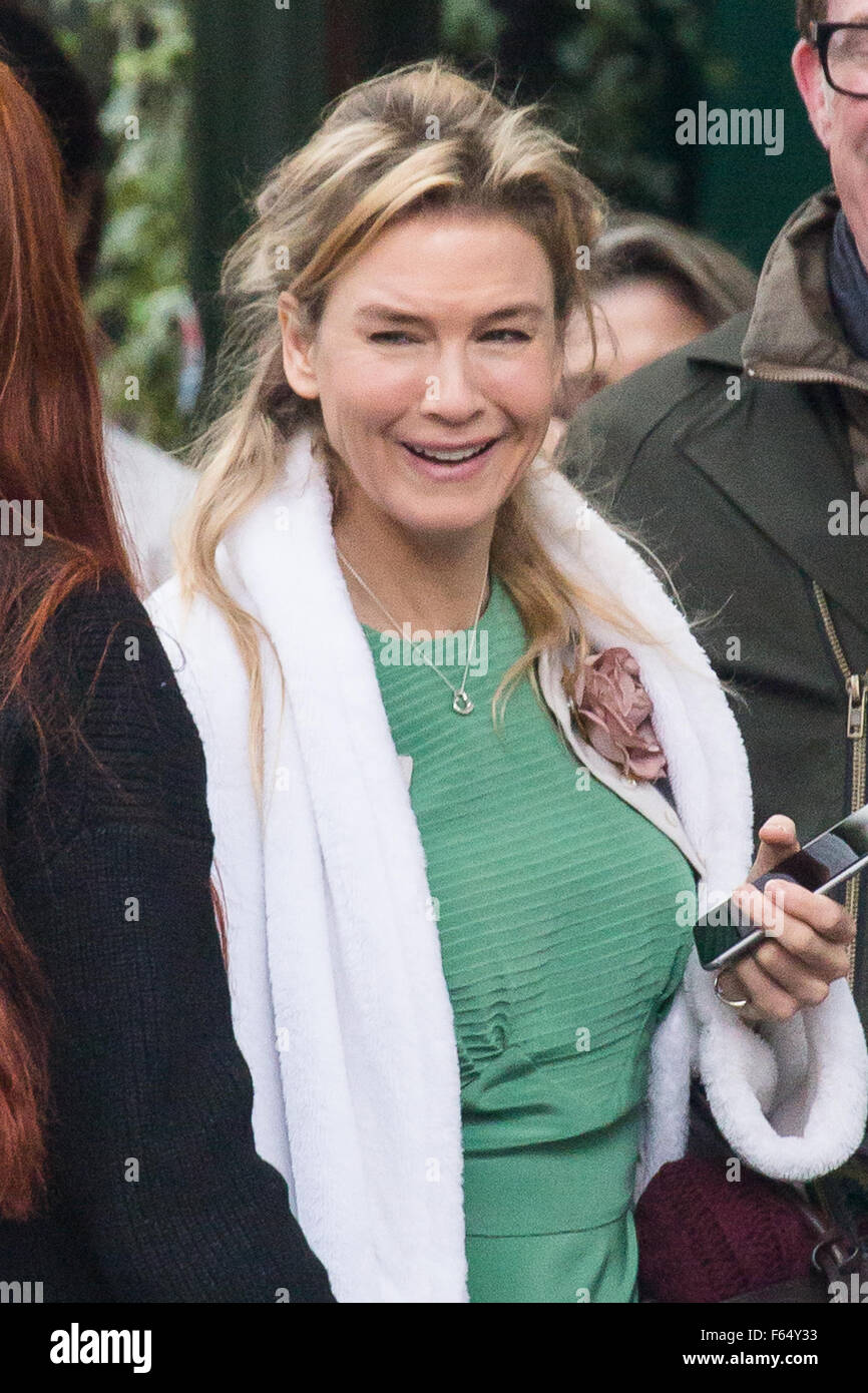 Renee Zellweger spotted filming 'Bridget Jones's Baby' at a market in South London  Featuring: Renee Zellweger Where: London, United Kingdom When: 12 Oct 2015 Stock Photo
