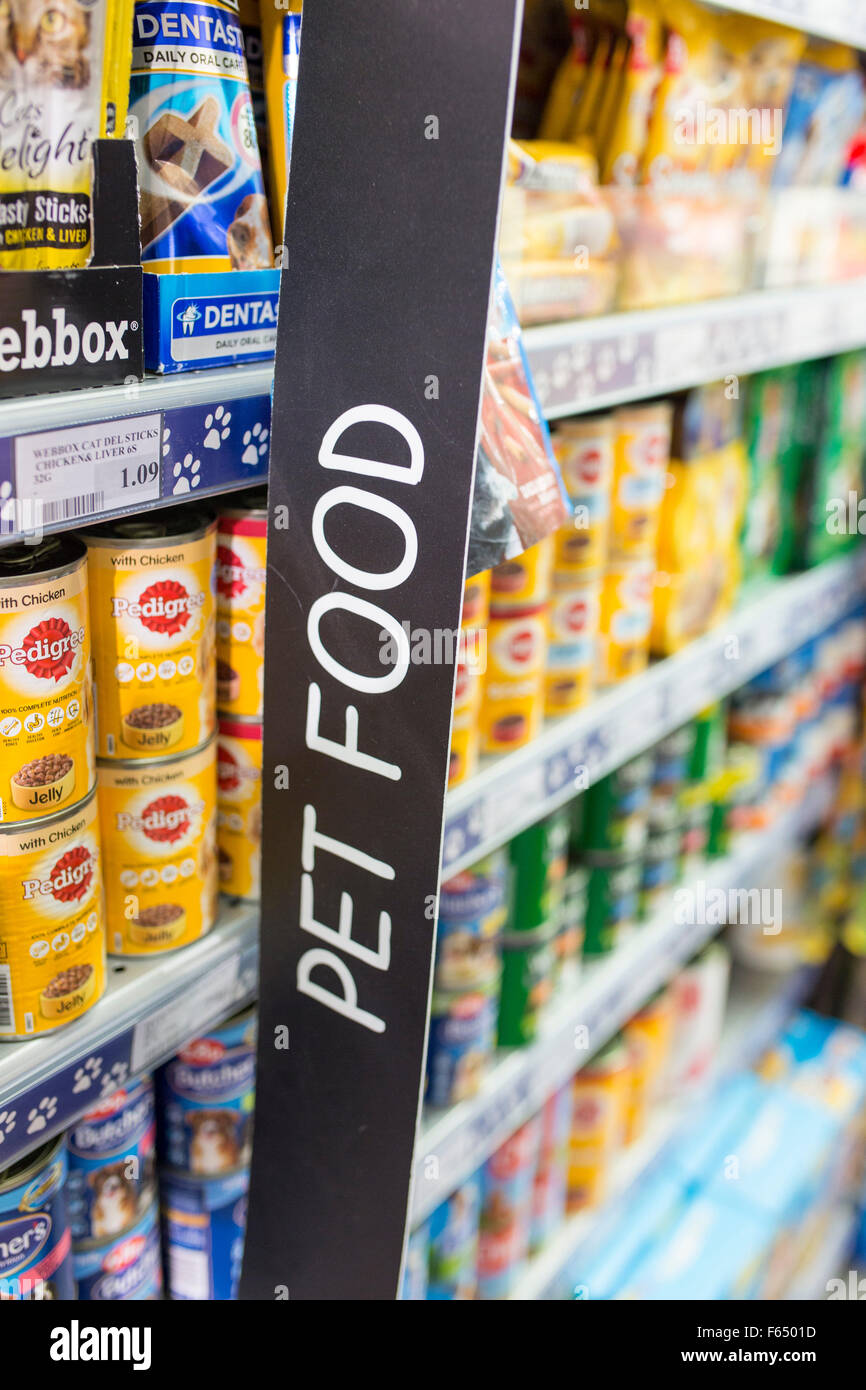 pet food on shelves in a shop Stock Photo Alamy