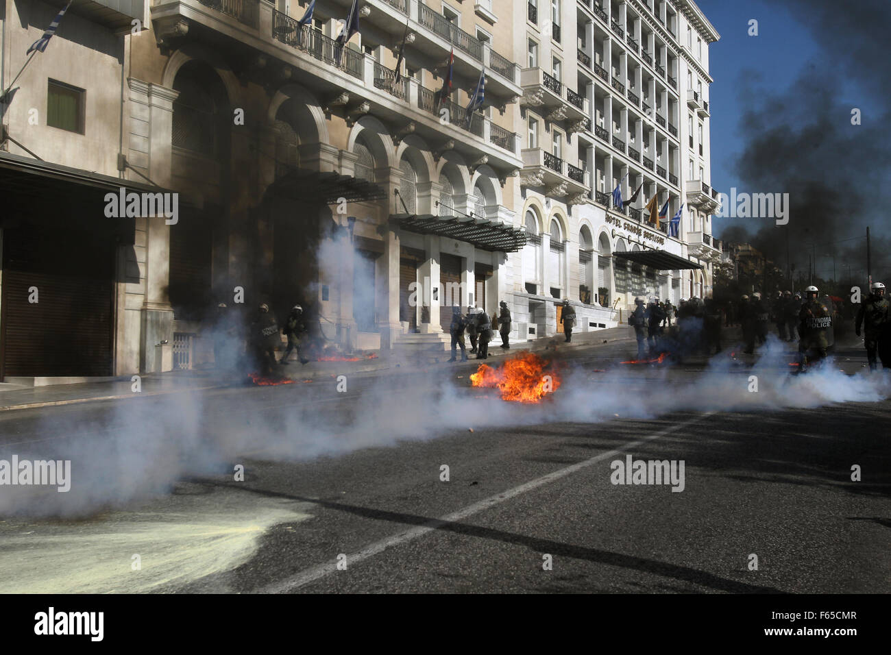 Protesters police trade unions hi-res stock photography and images - Alamy