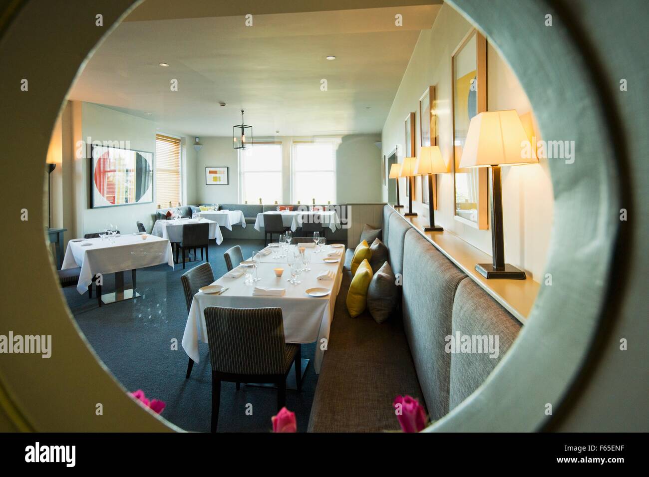 The dining room in the Nathan Outlaw restaurant in Rock (Cornwall, England) Stock Photo