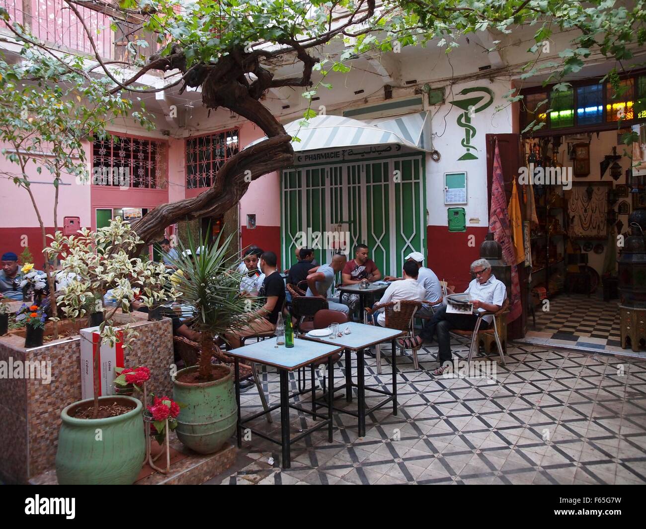 Tea Garden Restaurant High Resolution Stock Photography And Images Alamy