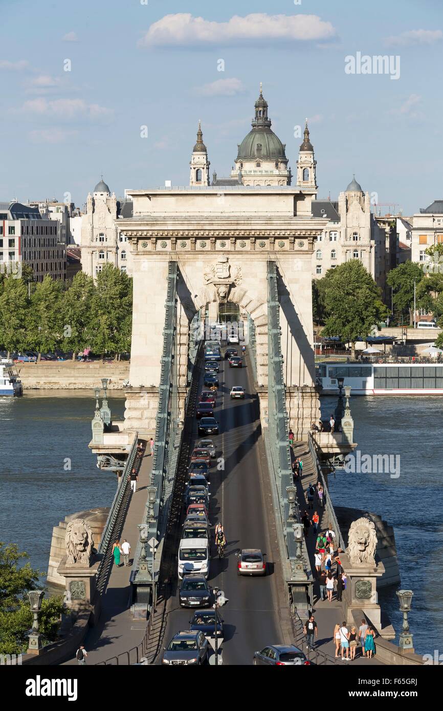 A view of the Chain Bridge, the first solid bridge between Buda and ...