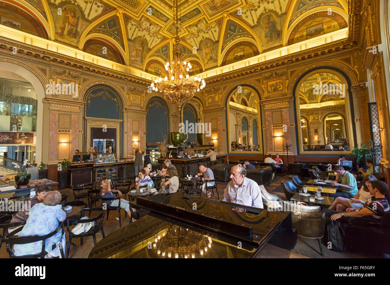 The 'Book Café' with its artistic ceiling on the grand boulevard ...