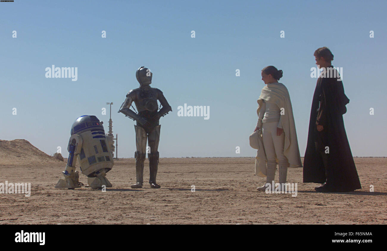 Star Wars II, Attack of the Clones  Year : 2002 USA Director : George Lucas Natalie Portman, Hayden Christensen,  Kenny Baker, Anthony Daniels Stock Photo