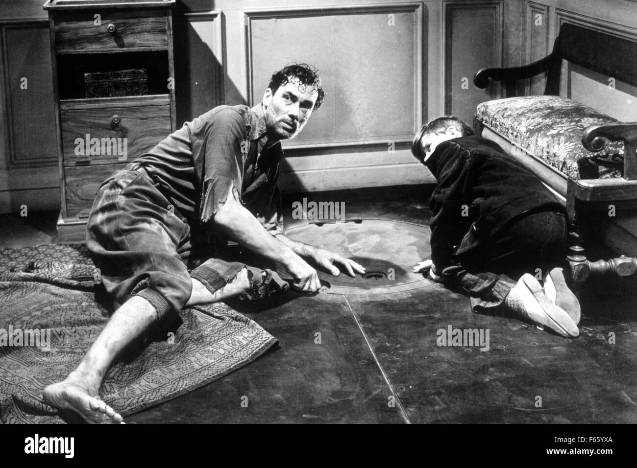 Man Hunt Year : 1941 USA Director : Fritz Lang Walter Pidgeon, Roddy McDowall Stock Photo