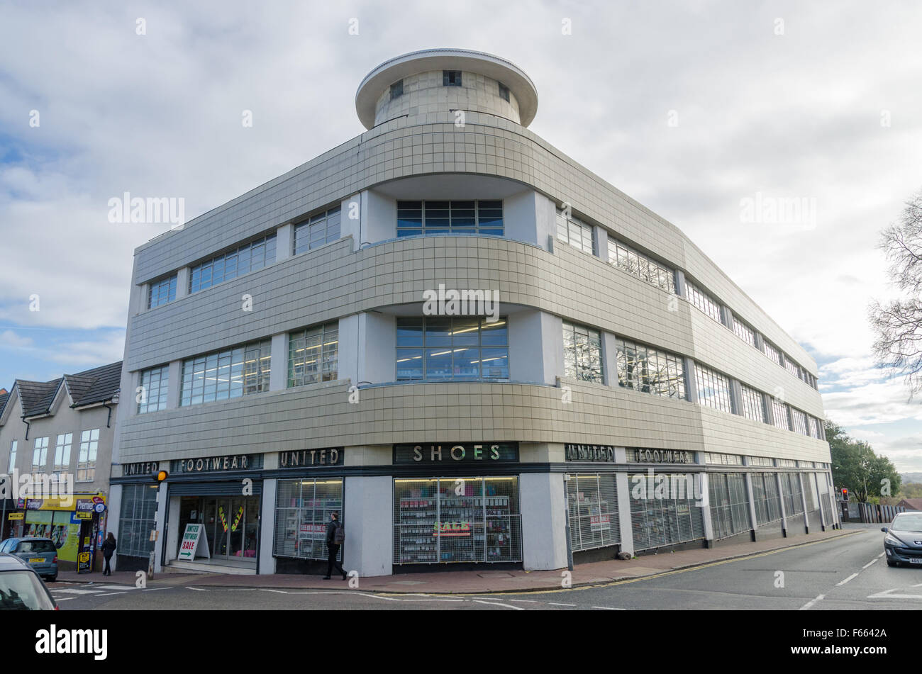 United Footwear art deco-style shop in Dudley High Street, West Midlands Stock Photo