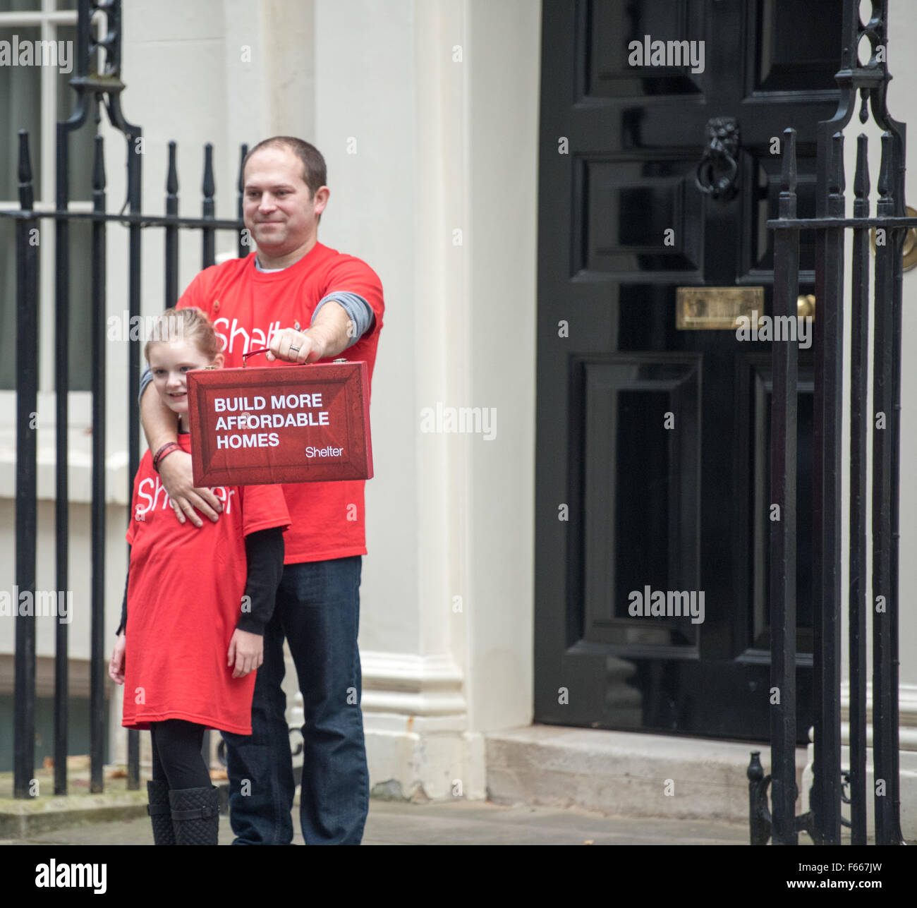 The UK housing charity Shelter campaigns for affordable housing outside 11 Downing Street, London, on 12th November 2015 Credit Ian Davidson Alamy Live News Stock Photo