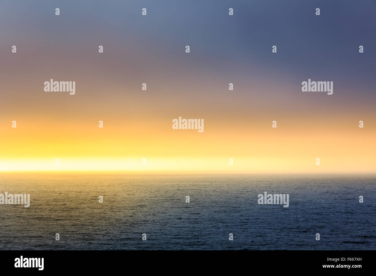 Cloudy sea sunset hi-res stock photography and images - Alamy