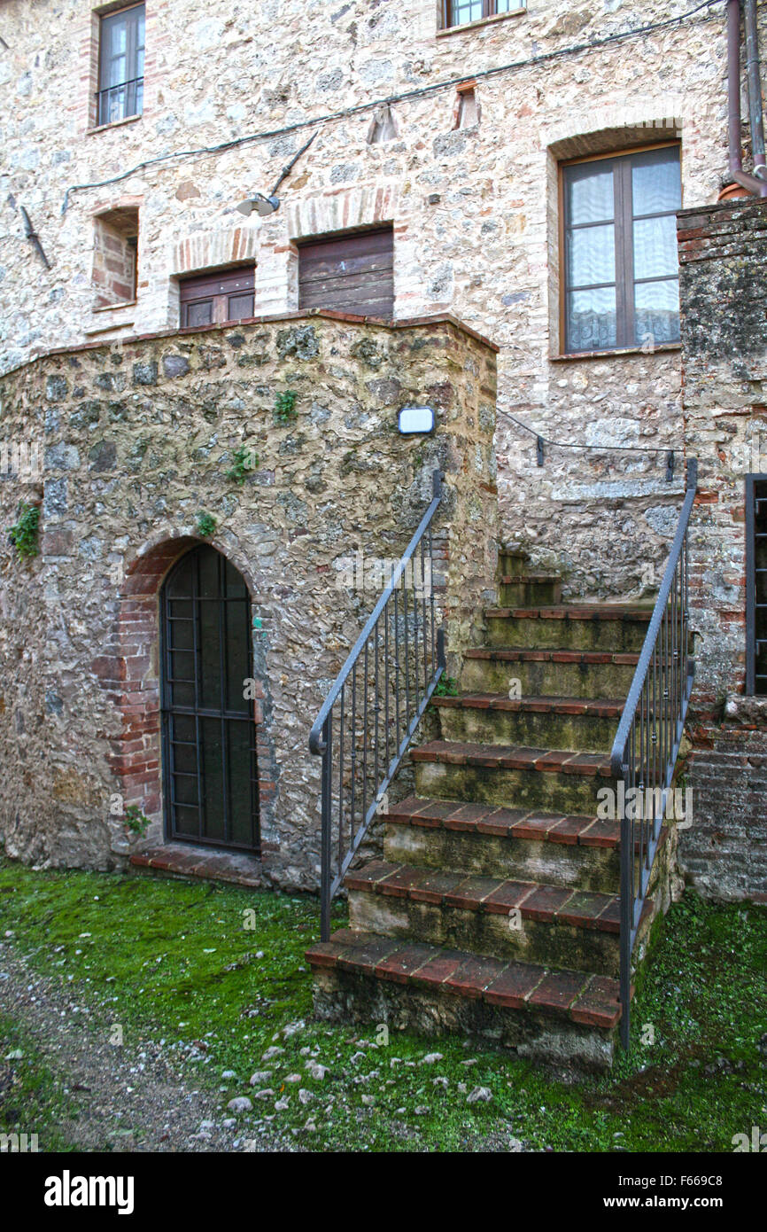 Castello di Tocchi - Rustic houses in Tuscany, early morning Stock Photo