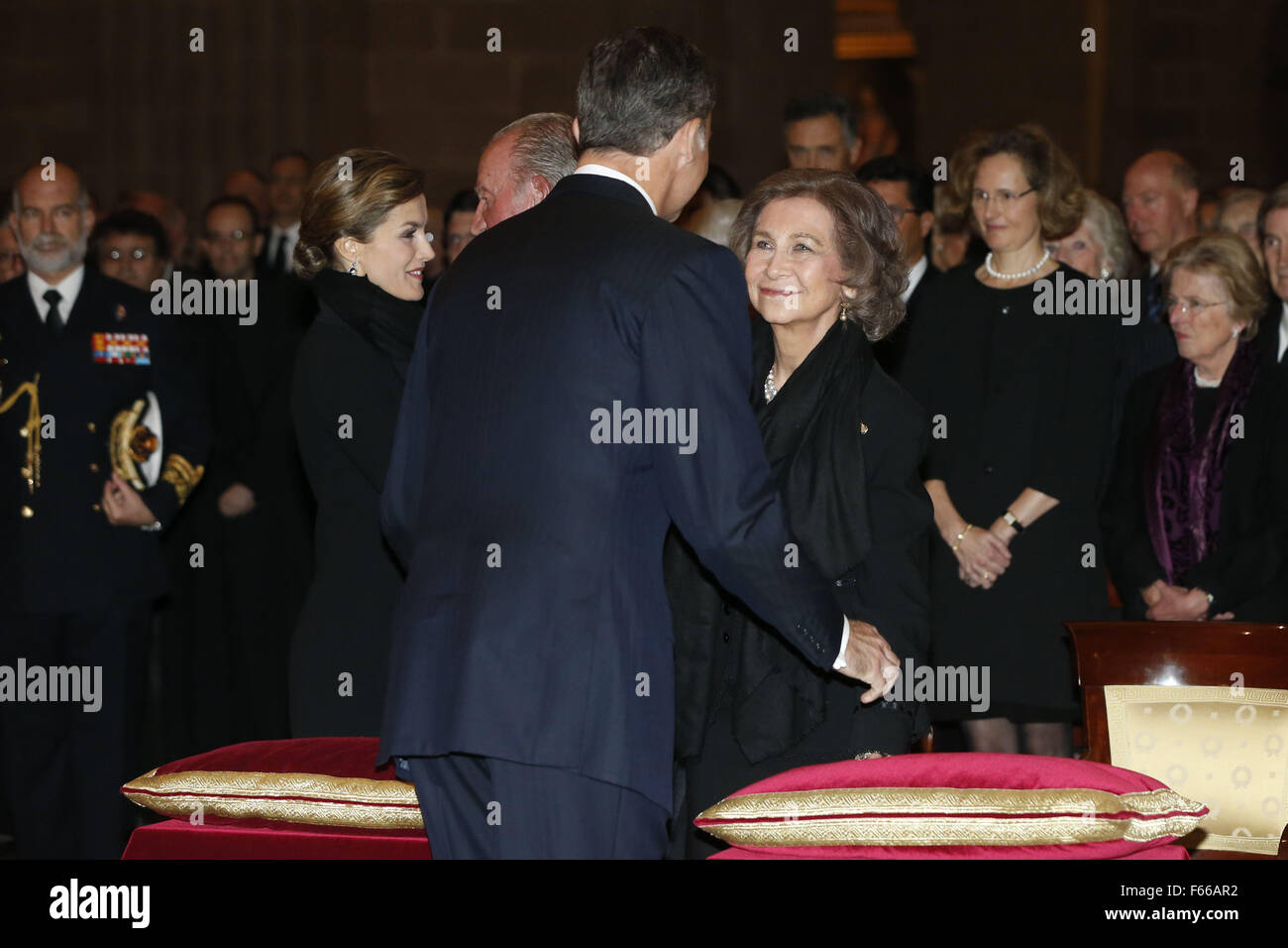 El Escorial, Spain. 12th Nov, 2015. King Juan Carlos of Spain, Queen Sofia of Spain, King Felipe VI of Spain and Queen Letizia of Spain attends the Funeral by His Royal Highness Infante Carlos, Duke of Calabria, Prince of Spain, at San Lorenzo de El Escorial Monastery on November 12, 2015 in El Escorial, Madrid, Spain © Jack Abuin/ZUMA Wire/Alamy Live News Stock Photo