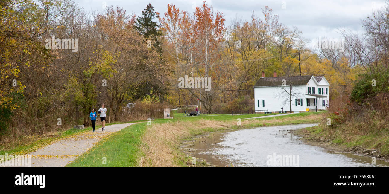 Cuyahoga Valley National Park, Ohio - Runners on the Ohio & Erie Canal Towpath Trail. Stock Photo