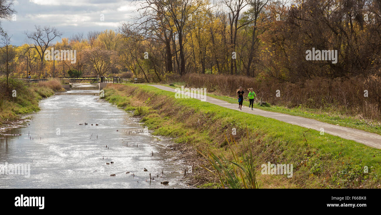 Cuyahoga Valley National Park, Ohio - Runners on the Ohio & Erie Canal Towpath Trail. Stock Photo