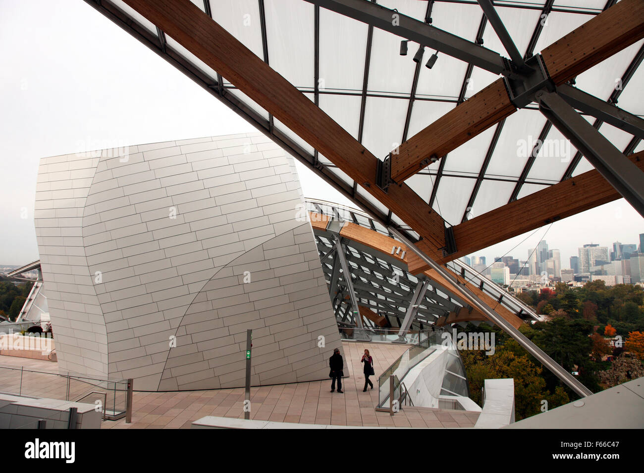 Louis Vuitton Foundation (Fondation Louis-Vuitton), Art Museum, Architect Frank  Gehry, Paris, France, Europe Stock Photo - Alamy