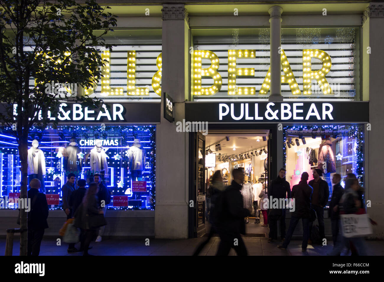 Pull And Bear Stock Photos Pull And Bear Stock Images 