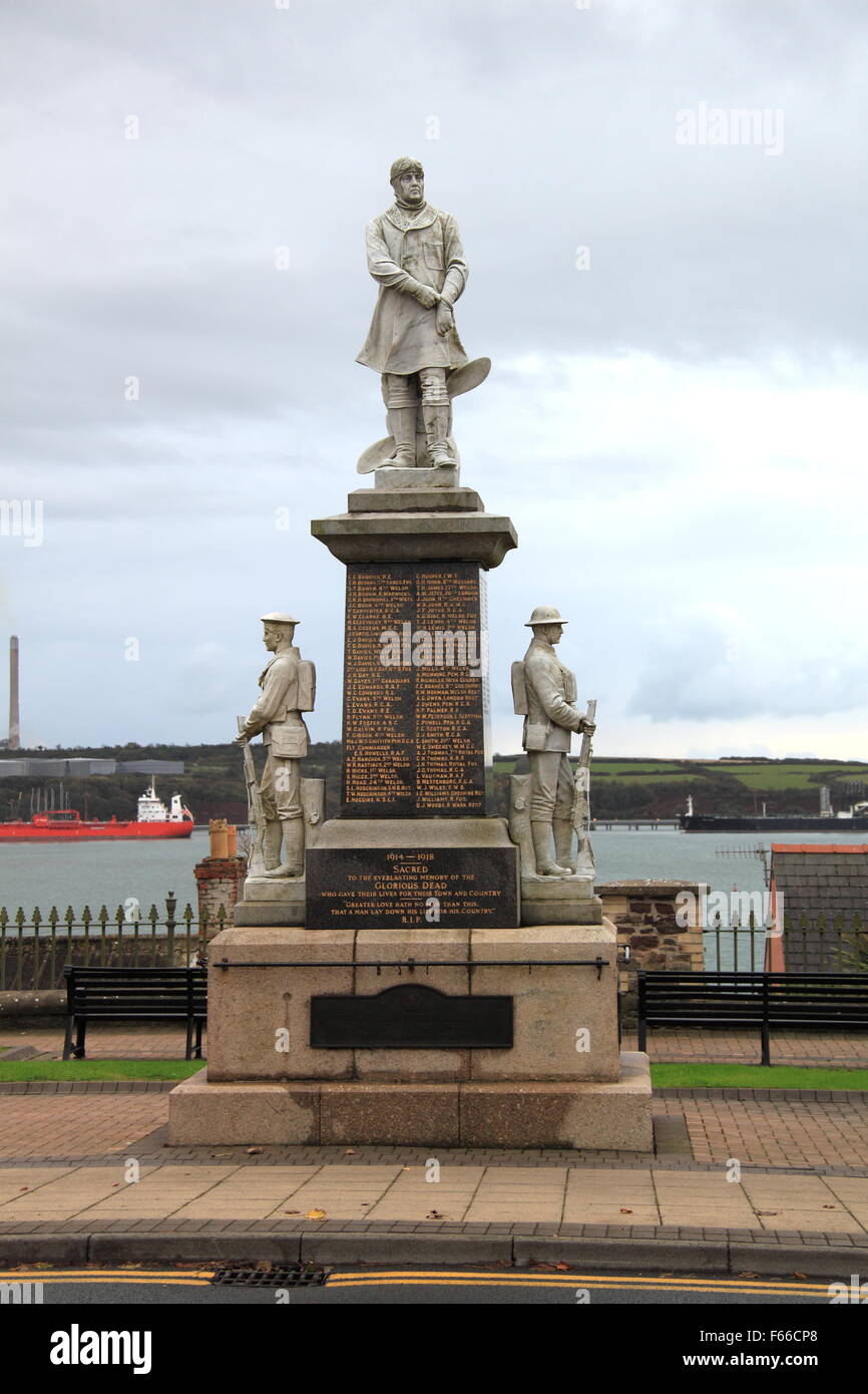 War Memorial, Hamilton Terrace, Milford Haven, Pembrokeshire, Dyfed, Wales, Great Britain