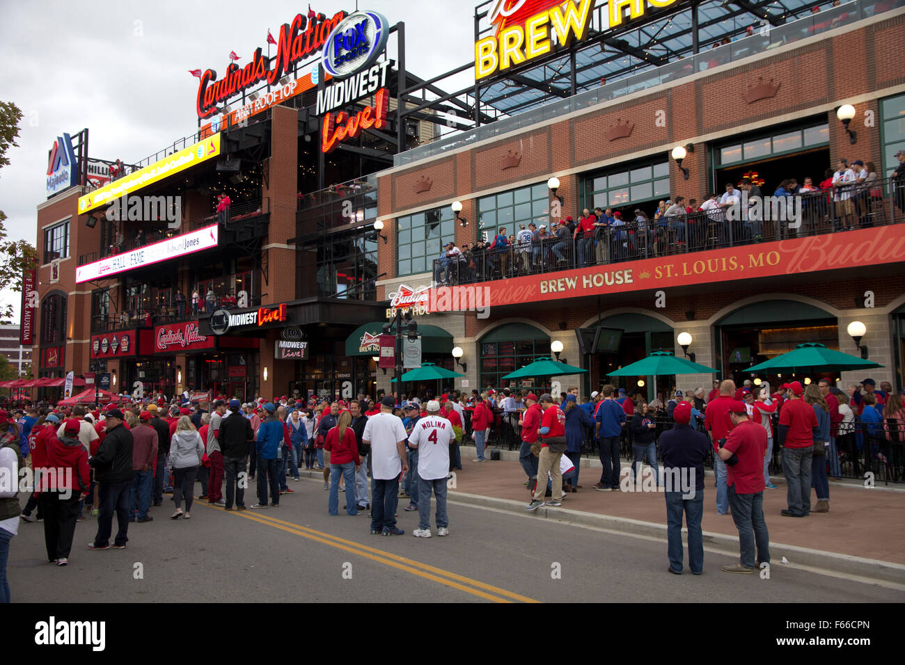 Busch Stadium, Ballpark Village hold job fairs Tuesday