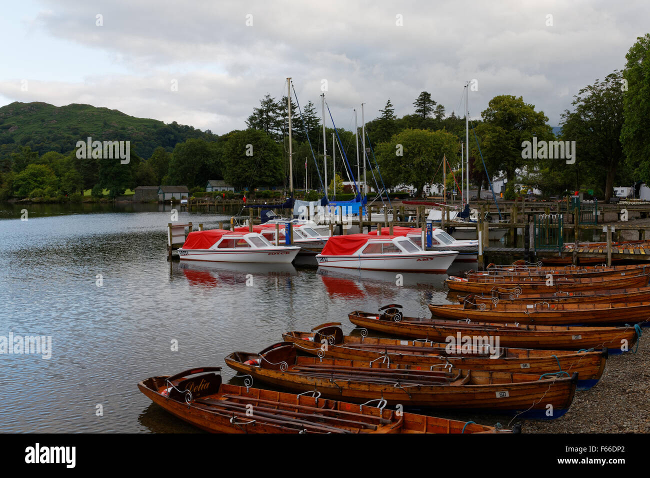 Rowing boat lake windermere hires stock photography and images Alamy