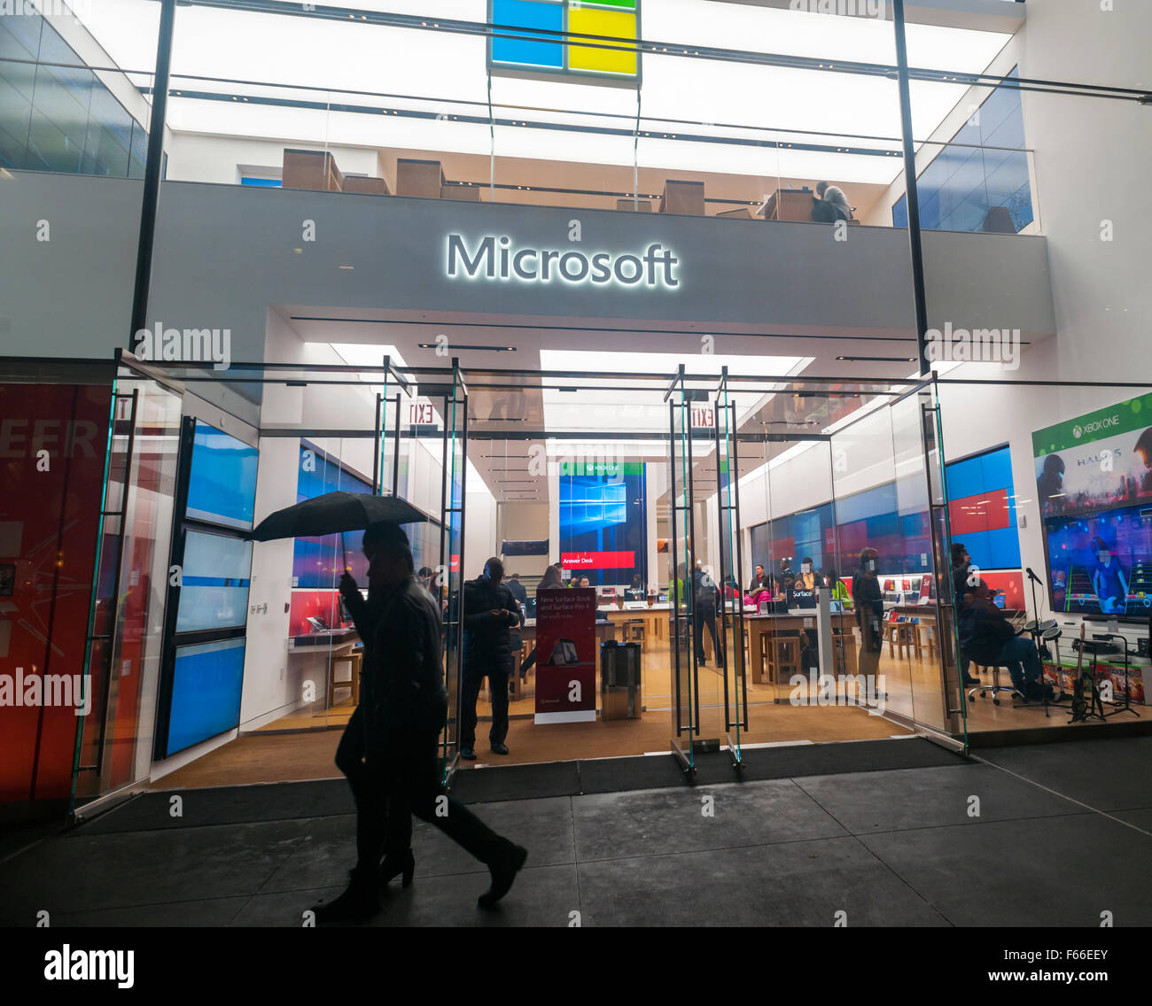 The newly opened Microsoft flagship store on Fifth Avenue in New York, on Tuesday, November 10, 2015. This is the 113th Microsoft store , it's largest at 22,000 square feet and the only one of two that is not situated in a mall. (© Richard B. Levine) Stock Photo