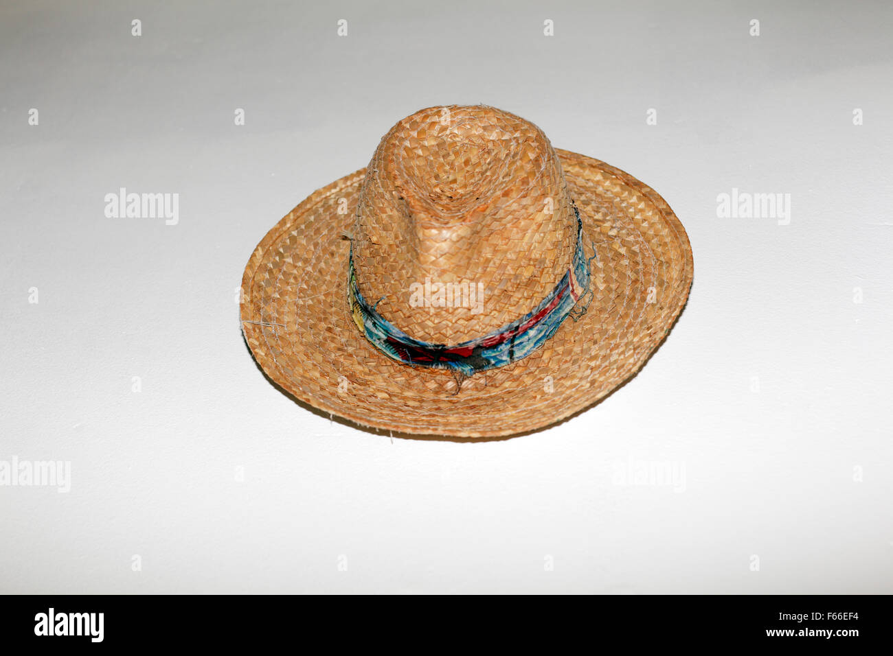 Swasti Wide Round Palm Straw Hat, in Tan Beige main image 1