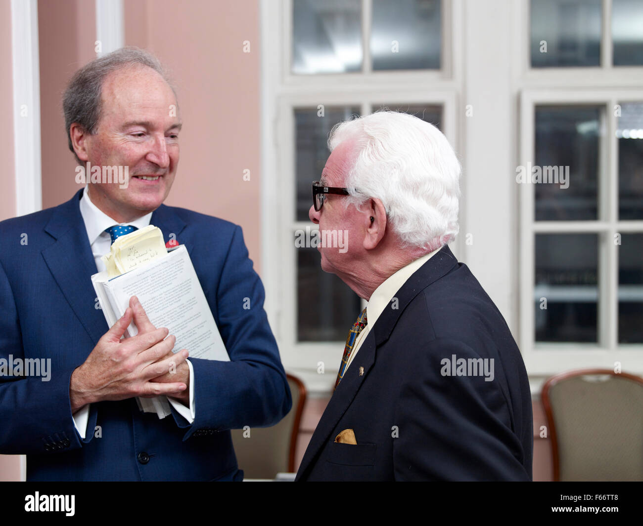CHARLES MOORE & Barry Cryer at The Oldie Literary Lunch 10-11-15 Stock Photo